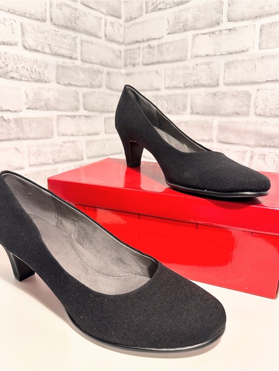 AEROSOLES Shoes - Aerosoles Heelrest Classic Pumps Size 10 Black New